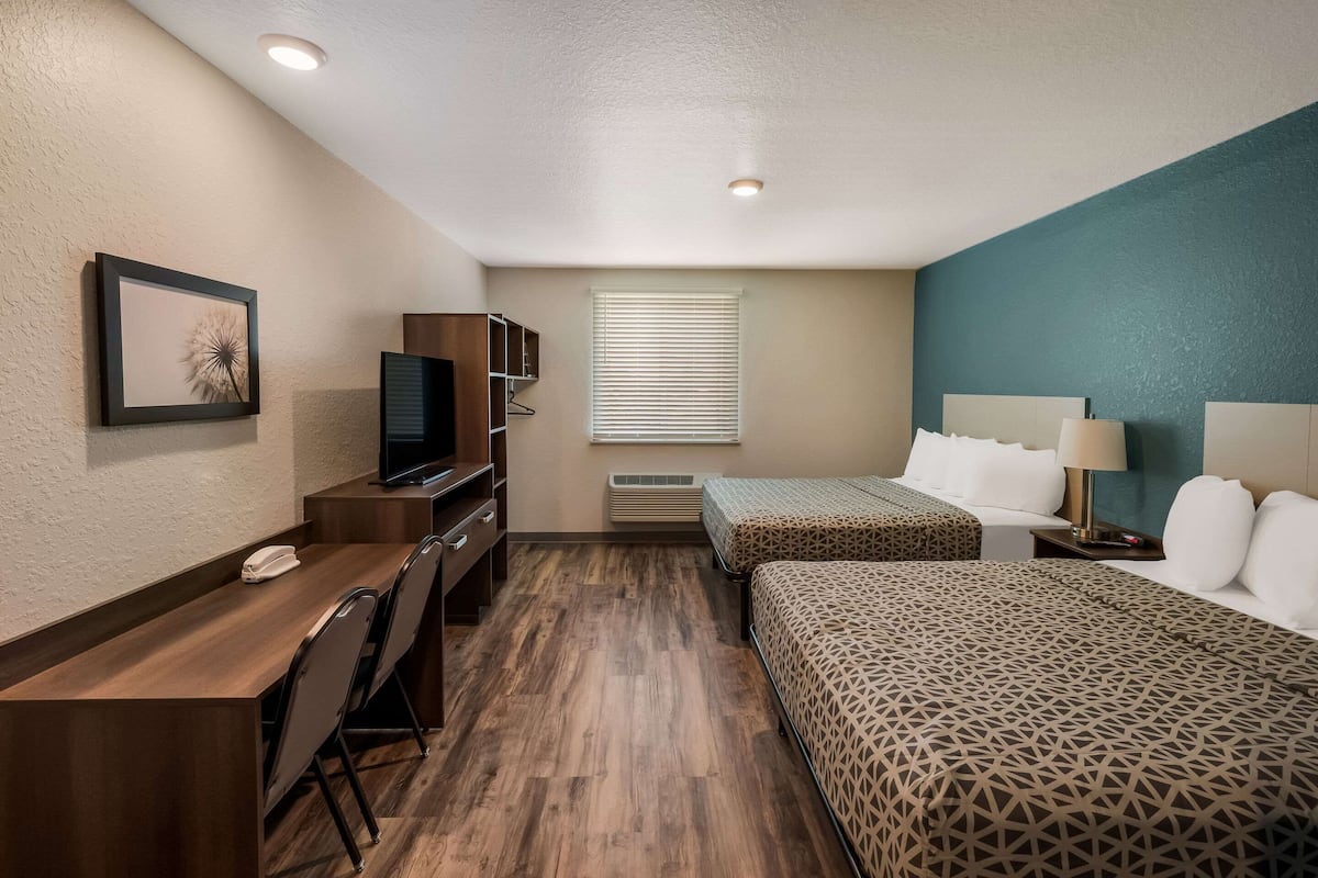 1 bedroom, desk, laptop workspace, free WiFi