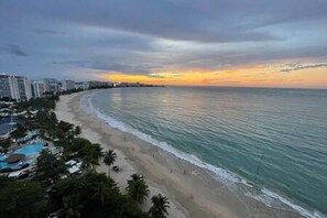 Beach nearby - The Penthouse SJU+6.5BA6BDR (Isla Verde)