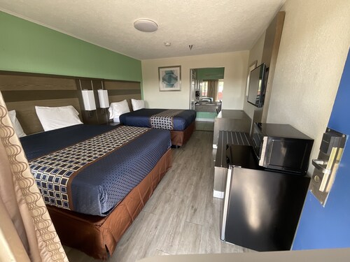 Executive Inn & Suites