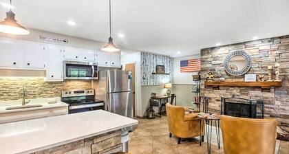 Main St Red River Ski Condo w/ Mountain View!