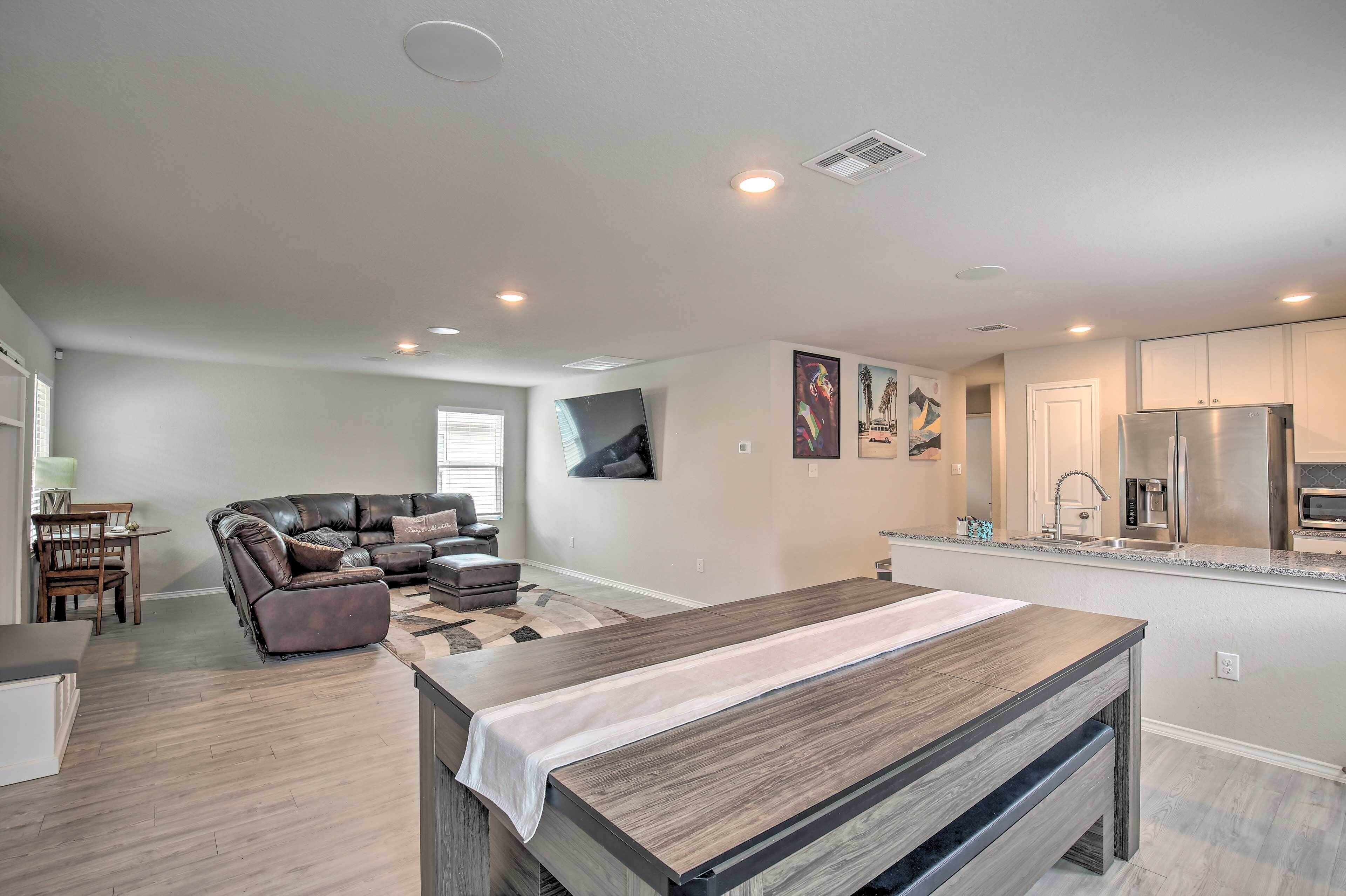 San Antonio Home w/ Backyard ~ 10 Mi to Dtwn!