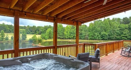 Luxury Modern A-Frame Lodge on 25 Acres Lakeside Retreat & Hot Tub Oasis