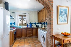 Micro-ondes, lave-vaisselle