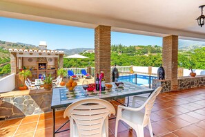 Outdoor dining - Villa Hacilla by Villa Plus (Frigiliana)