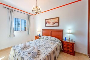 3 bedrooms, WiFi, bed sheets - Villa Nadia by Villa Plus (Torrox)