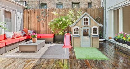 Large Duplex in private townhouse with movie screen!