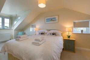 2 bedrooms, individually decorated, individually furnished, free WiFi