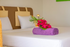 3 habitaciones, tabla de planchar con plancha, wifi y ropa de cama