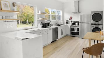 Refrigerador, horno, parrilla de estufa y lavavajillas