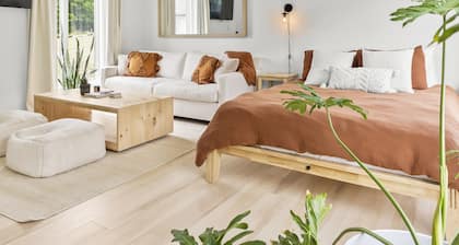 Modern Tranquil Retreat on Fruit Orchard