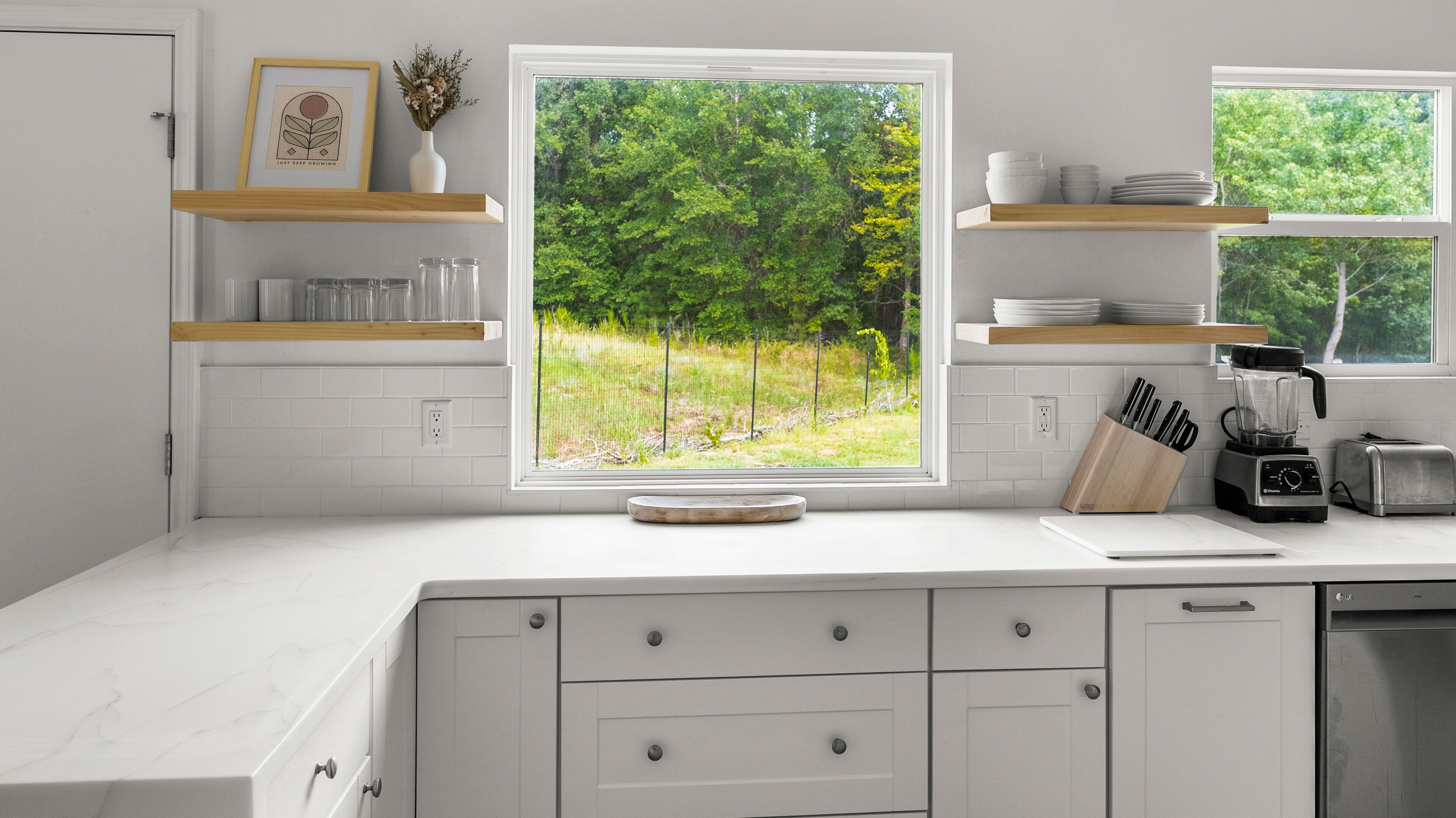 Réfrigérateur, four, plaque de cuisson, lave-vaisselle