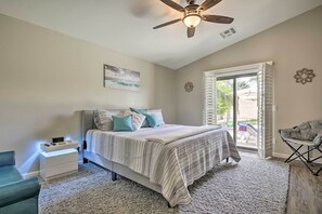 3 bedrooms, desk, iron/ironing board, internet