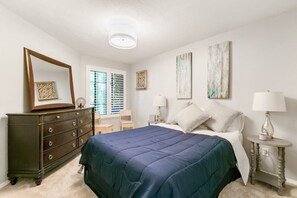 2 bedrooms, desk, iron/ironing board, WiFi