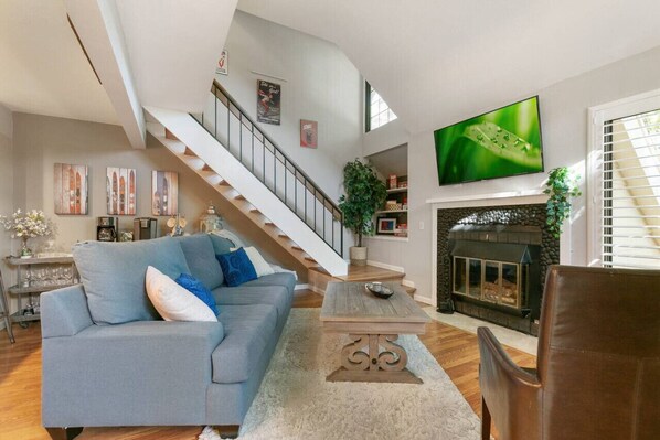 TV, fireplace, offices - The Glendale Gem | Walk to Shops & Trail (Denver)