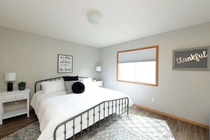 3 Schlafzimmer, Bügeleisen/Bügelbrett, WLAN, Bettwäsche