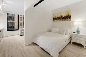 1 bedroom, desk, iron/ironing board, travel cot - Ideal for Your DC Visit | Stylish 1BR Apartment with Full Kitchen (Washington)