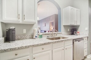 公寓客房, 多張床 (A Touch of Modern at Windsor Hills) | 私人廚房