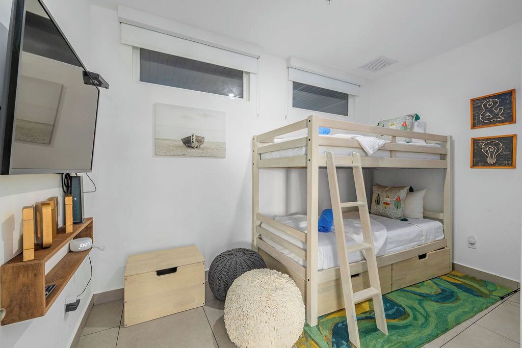 3 bedrooms, iron/ironing board, travel cot, free WiFi