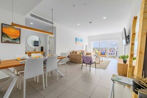 Dining - Amazing Beach condo Oceanfront in Aruba! (Oranjestad)