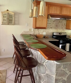 Fridge, oven, stovetop, coffee/tea maker - Wild Ginger at Casa Tre Fiori (Cruz Bay)