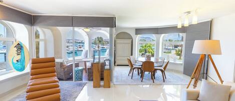 Smart TV, books, stereo