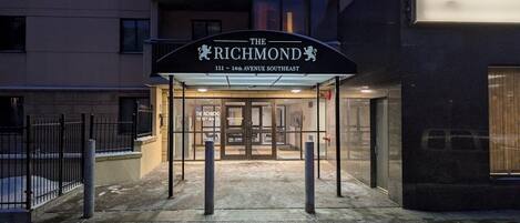 تفاصيل الفندق من الخارج