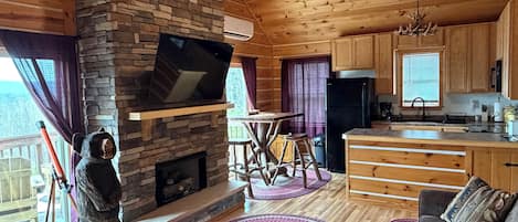 Smart-tv och eldstad