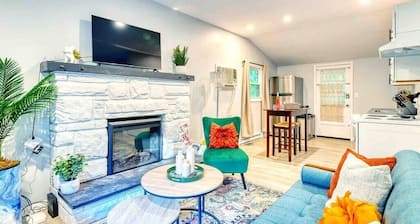 Red Roof Bungalow | Hot Tub Fire Pit Dog Friendly