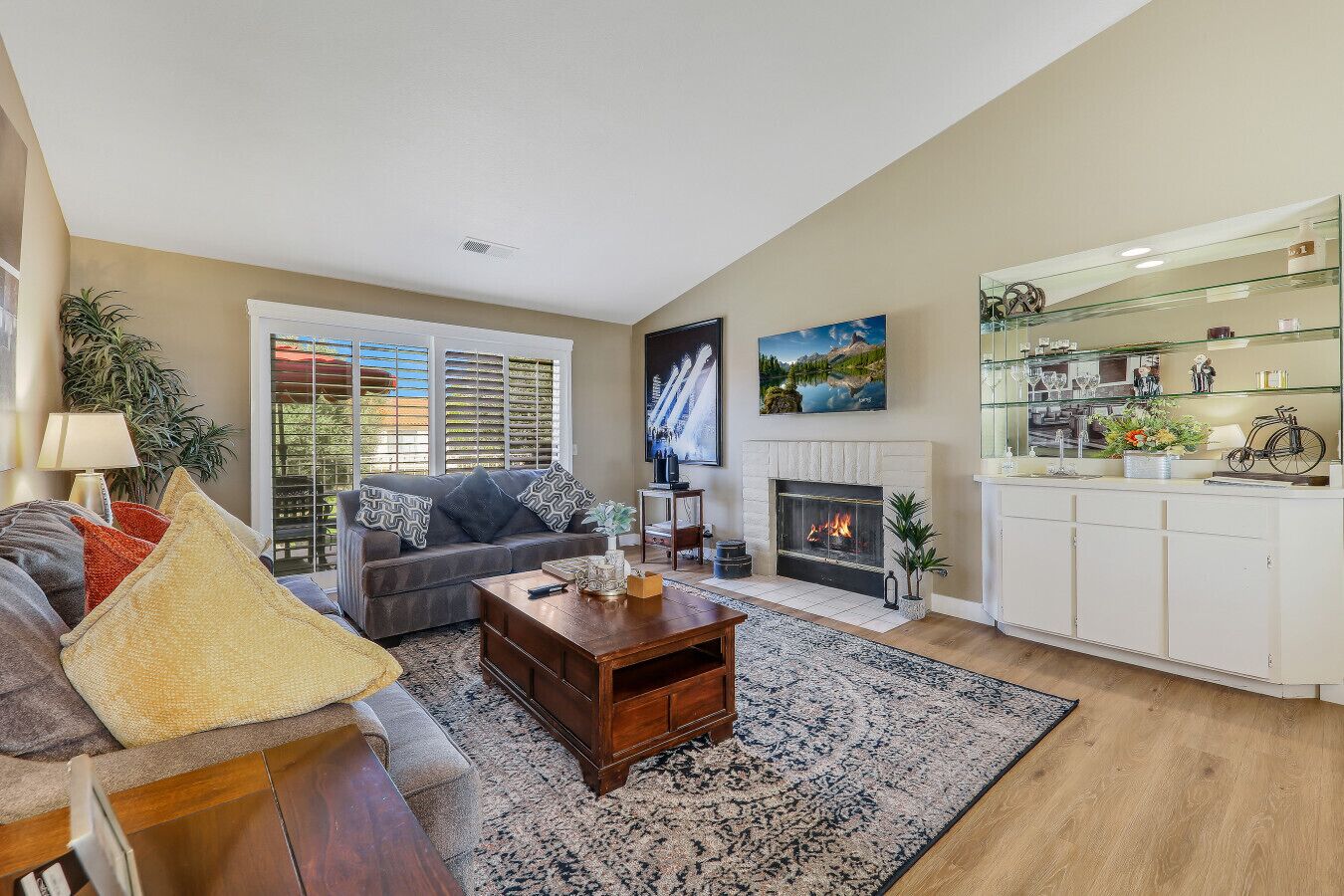 智能電視、壁爐