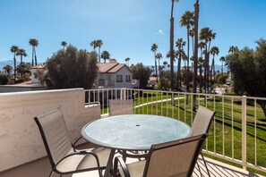 Outdoor dining - Paradise, Palm Desert Golf course Villa 2bed 2bath (Palm Desert)