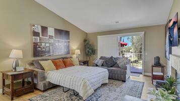 2 bedrooms, desk, iron/ironing board, free WiFi