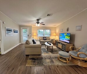 Smart TV - Water-front home with Gulf access, come stay at “El Logrado” at the Gulf (Hudson)