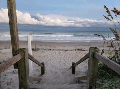 Frank's Beach Sanctuary @ North Topsail Beach 
DOG FRIENDLY
