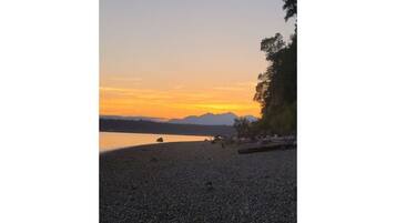 Solstolar och strandhanddukar