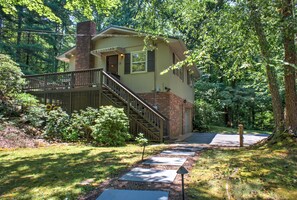 Exterior - Rose Hill Country Cottage by Carolina Mornings | Grill🔥 +Biltmore Pass (Asheville)