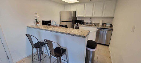 Apartment, Mehrere Betten, Poolzugang | Eigene Küche