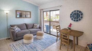 Apartment, Multiple Beds, Pool Access | Living area