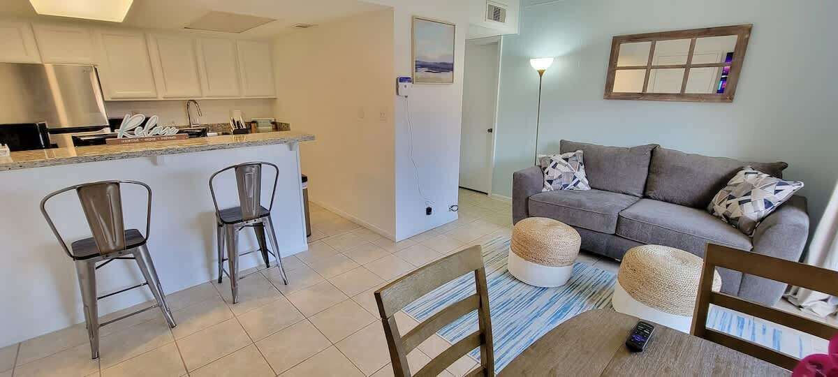 Apartment, Multiple Beds, Pool Access | Living area | 40-inch TV with cable channels