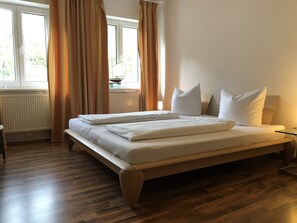 Apartment | Individually decorated, individually furnished, free WiFi, bed sheets - Gut Vorwerk (Sagard)
