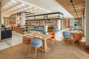 Free daily buffet breakfast
