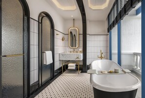 Suite, 1 King Bed, 2 Balconies | Bathroom