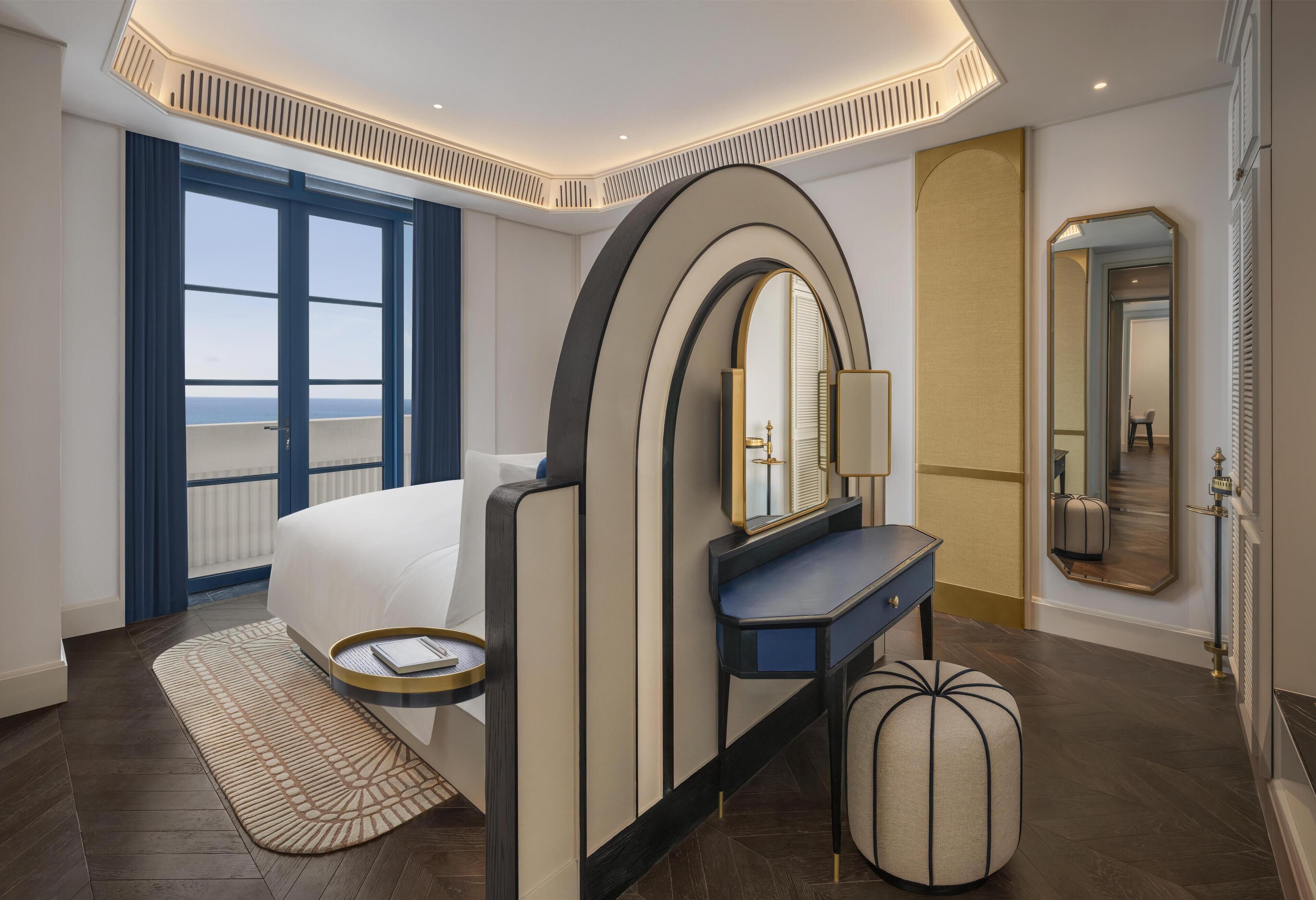 Suite, 1 King Bed, Ocean View