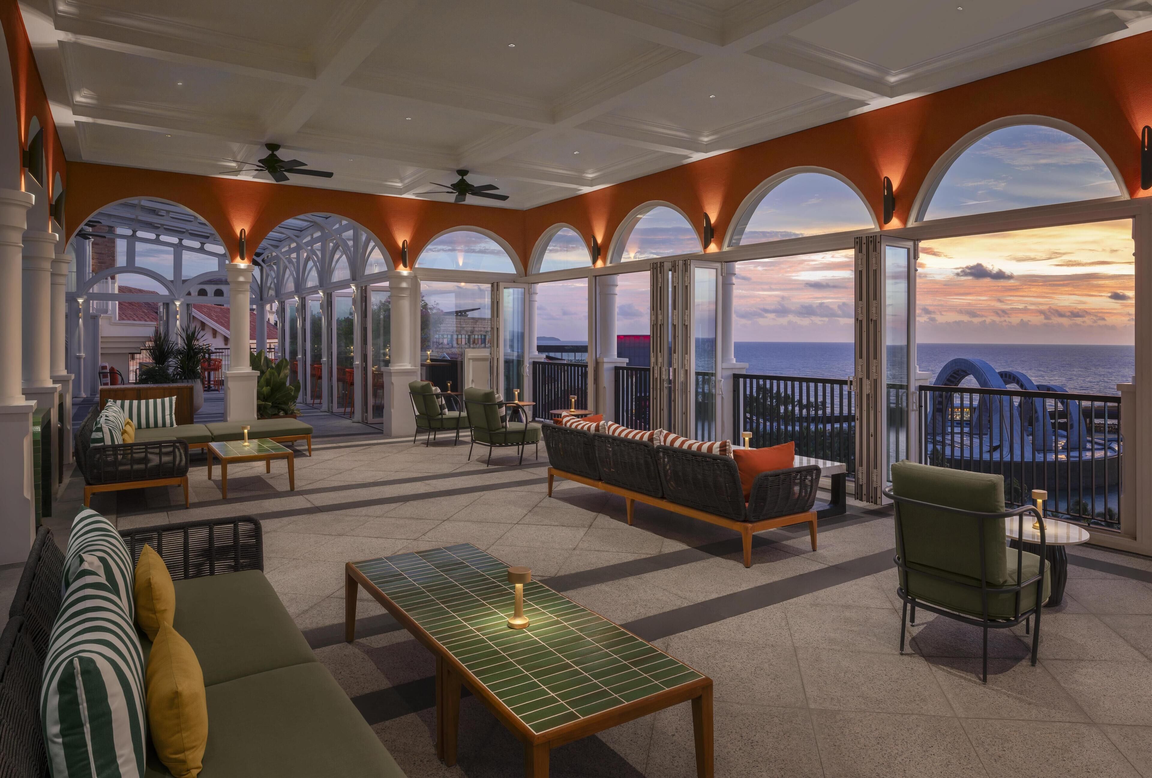 3 restaurantes; se sirven desayunos 