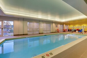 Una piscina cubierta