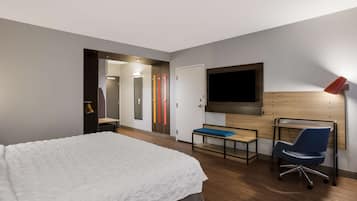 Zimmer, 1 King-Bett, barrierefrei, Badewanne | Schreibtisch, laptopgeeigneter Arbeitsplatz, Verdunkelungsvorhänge