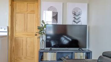 TV connectée, livres, chaßne hi-fi