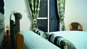 2 bedrooms, iron/ironing board, free WiFi