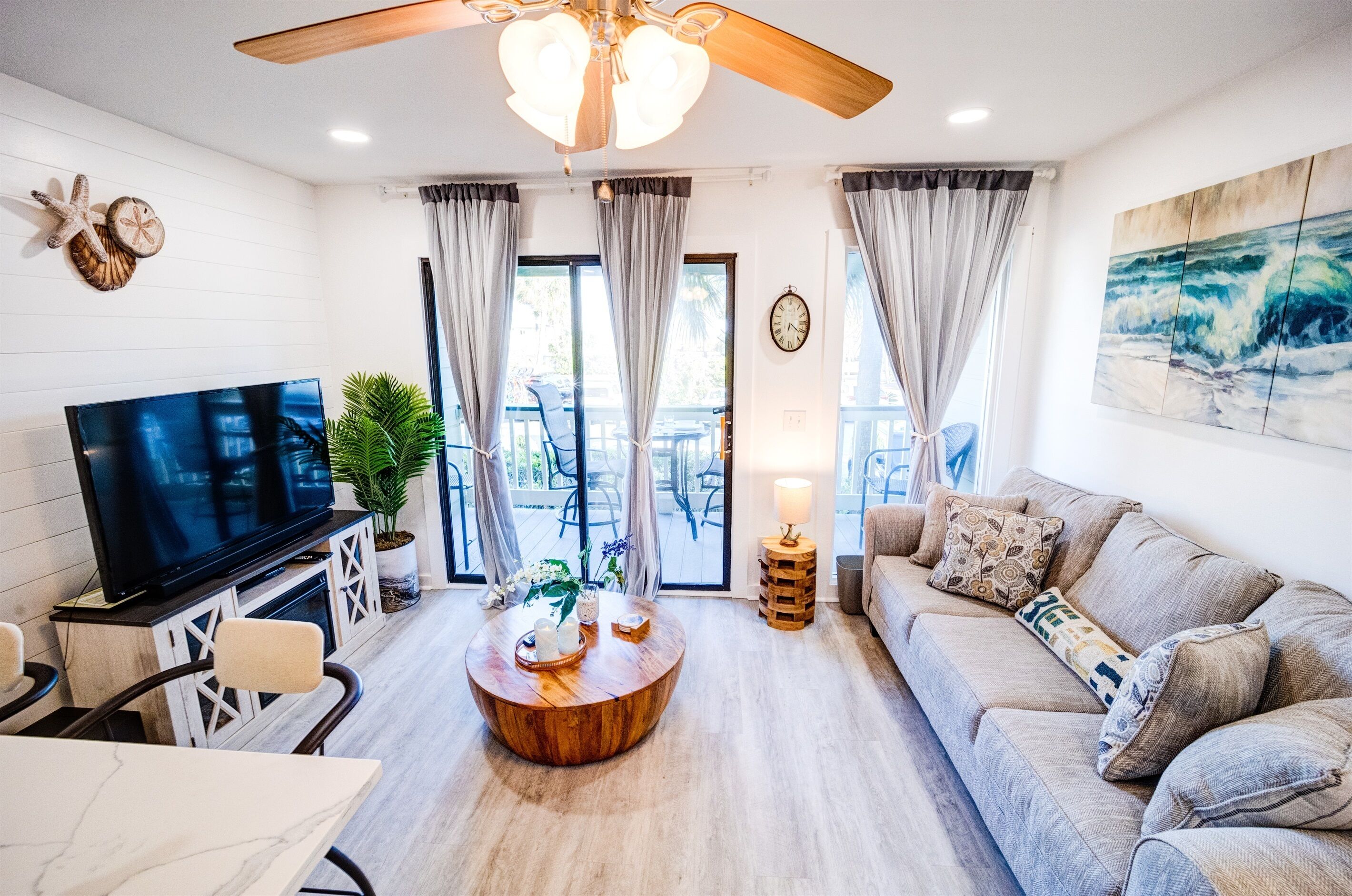 Smart-TV, peis og DVD-spiller