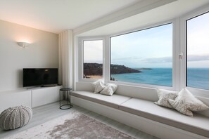 2 bedrooms, individually decorated, individually furnished, free WiFi - Golden Heights (St Ives)