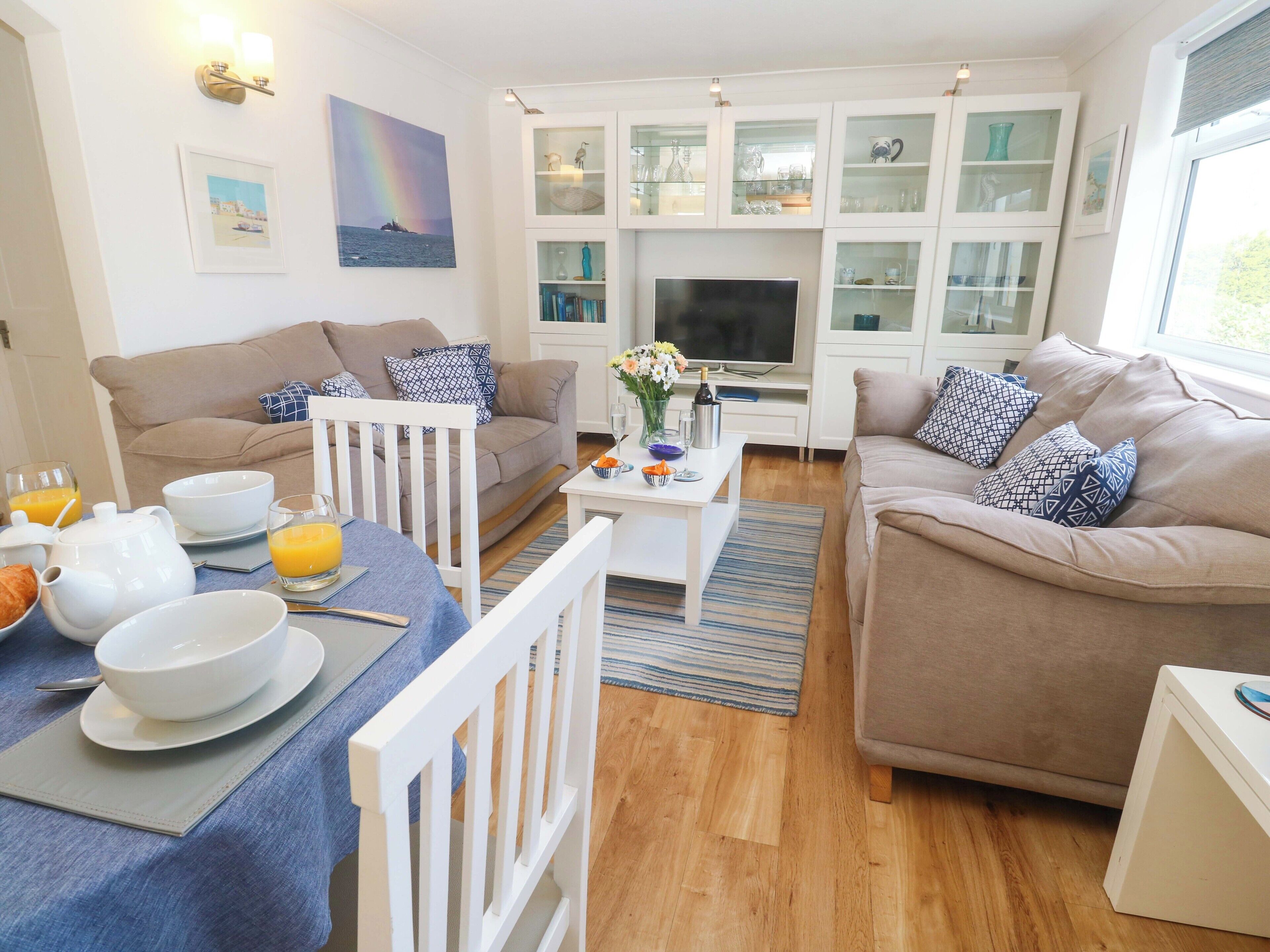Cottage | Living area